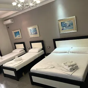 Hotell Erandi, Rinas